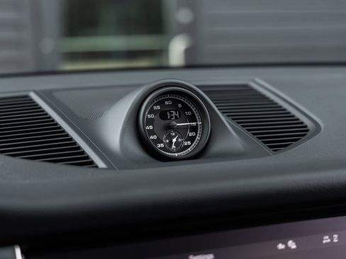 New 2026 Porsche Macan image 33