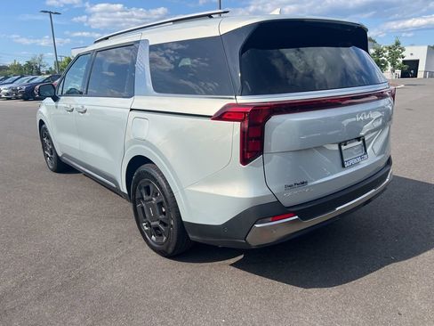 Used 2025 Kia Carnival SX image 3