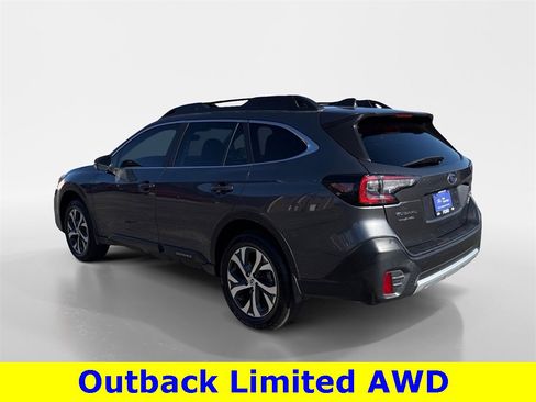Used 2022 Subaru Outback Limited image 3