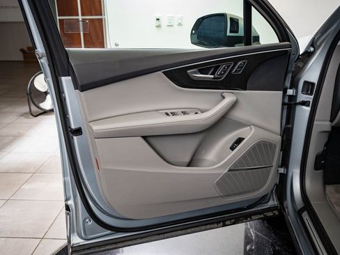 Used 2024 Audi Q7 3.0T Premium Plus image 24