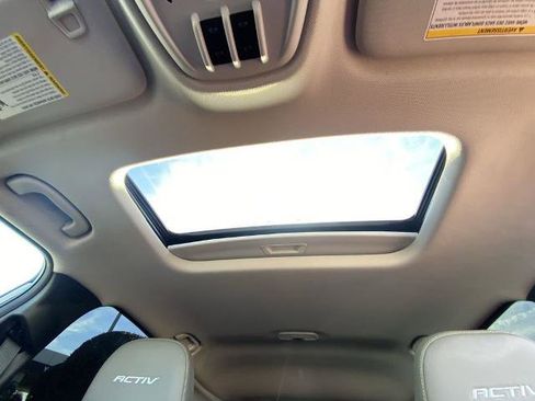 Used 2024 Chevrolet Trax ACTIV w/ Sunroof Package image 14