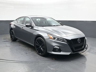 Used 2022 Nissan Altima 2.5 SR w/ Midnight Edition Package
