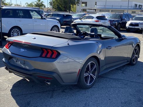 Used 2024 Ford Mustang Convertible image 5