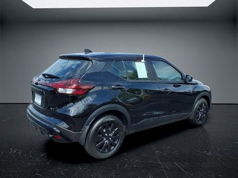 Certified 2025 Nissan Kicks Play S FWD image 3