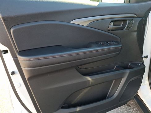 Used 2023 Honda Passport TrailSport image 12