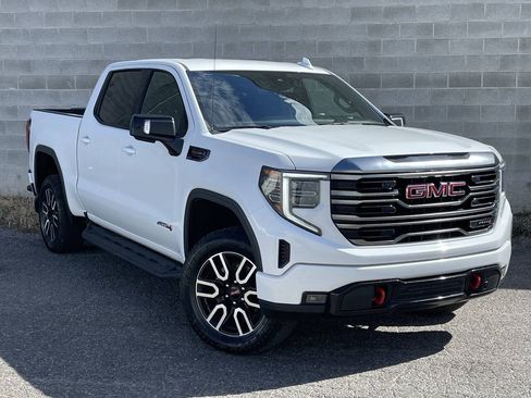 Used 2022 GMC Sierra 1500 AT4 w/ AT4 Preferred Package AWD/4WD image 1
