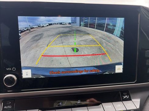 Used 2025 Toyota Camry LE image 16