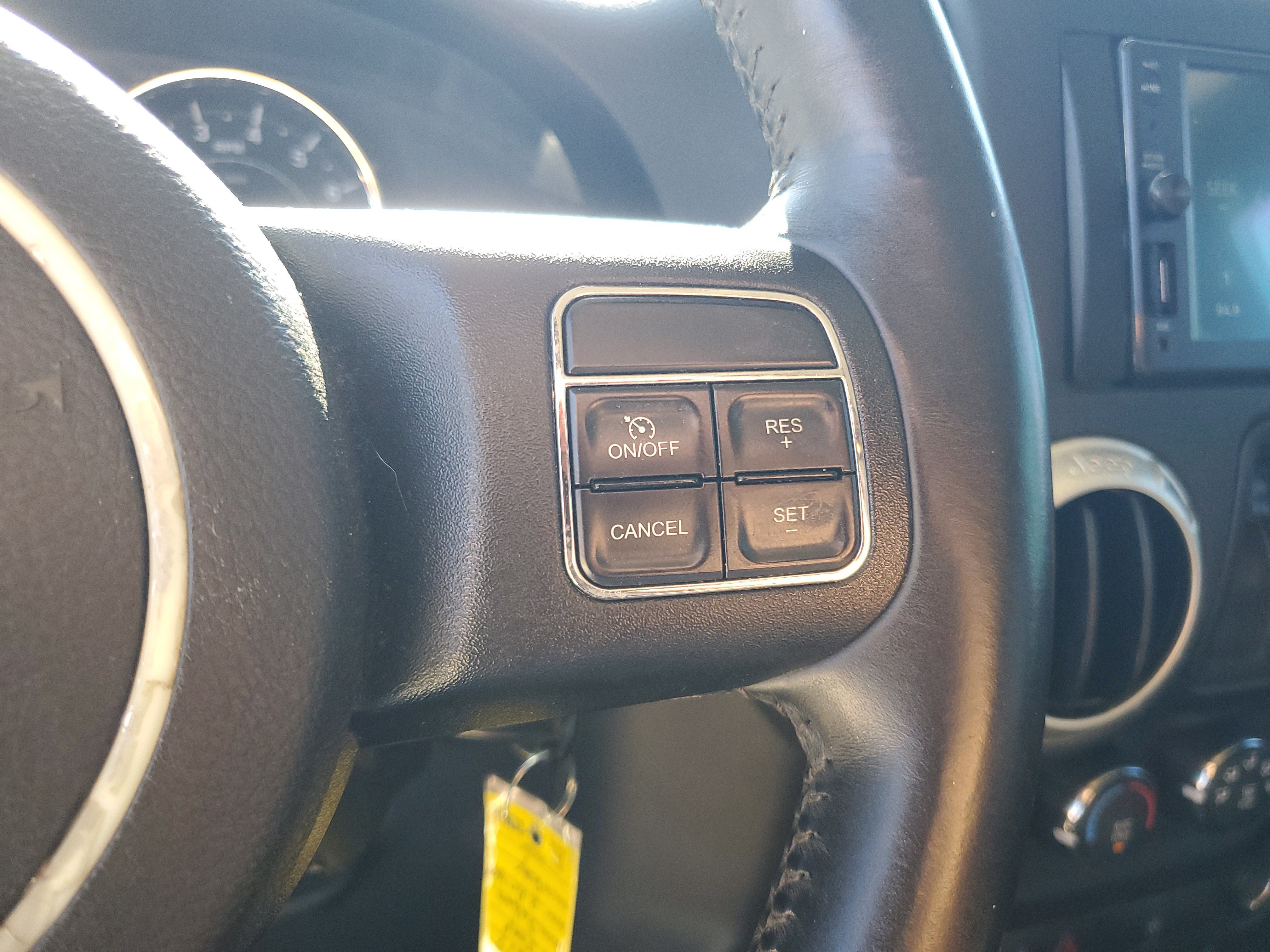 Used 2017 Jeep Wrangler Sahara w/ Connectivity Group AWD/4WD image 17