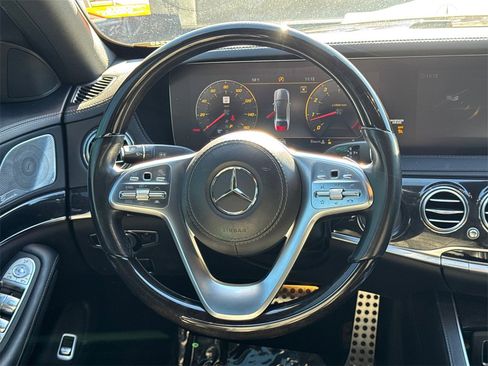 Used 2020 Mercedes-Benz S 560 Sedan image 24