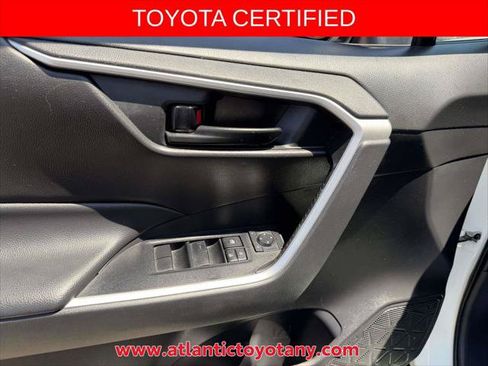 Certified 2023 Toyota RAV4 LE AWD/4WD image 20