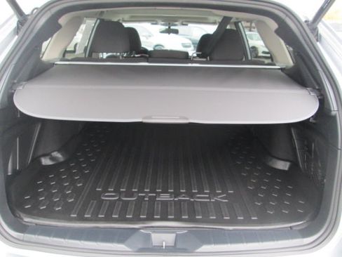 Used 2024 Subaru Outback Premium image 11