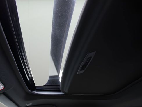 Used 2023 Toyota RAV4 SE w/ Weather & Moonroof Package image 10