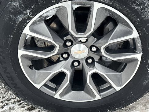 Used 2024 Chevrolet Tahoe LT w/ LT Signature Package image 9