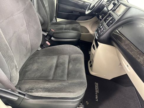 Used 2017 Dodge Grand Caravan SE w/ Power Window Group image 24