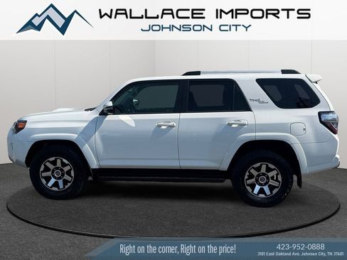 Used 2018 Toyota 4Runner TRD Off-Road Premium AWD/4WD image 1