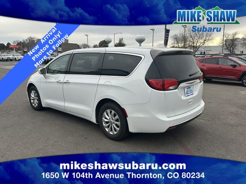Used 2019 Chrysler Pacifica Touring Plus image 8