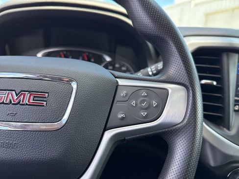 Used 2023 GMC Acadia SLE w/ Driver Convenience Package image 17