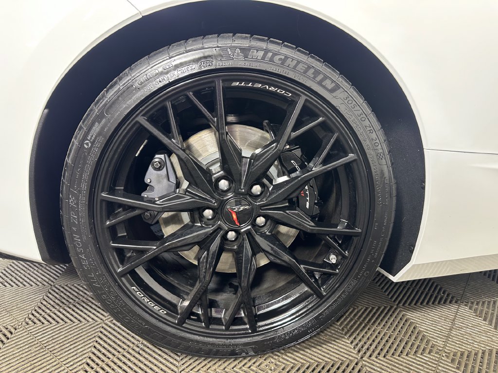 Used 2025 Chevrolet Corvette Stingray Premium Cpe w/ Z51 Performance Package RWD image 30