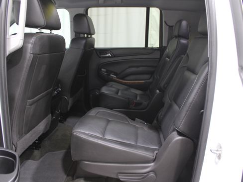 Used 2018 Chevrolet Suburban Premier image 23