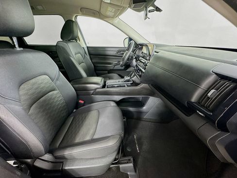 Used 2024 Nissan Pathfinder SV FWD image 38