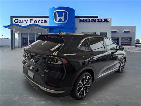 New 2025 VinFast VF 8 Plus image 2