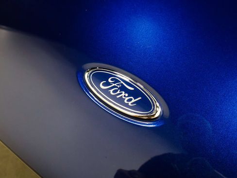 Used 2005 Ford GT RWD image 70