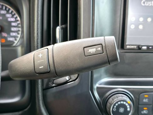 Used 2017 Chevrolet Silverado 1500 Custom w/ Custom Convenience Package RWD image 23
