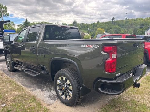 Used 2023 Chevrolet Silverado 2500 Custom w/ Custom Value Package AWD/4WD image 3