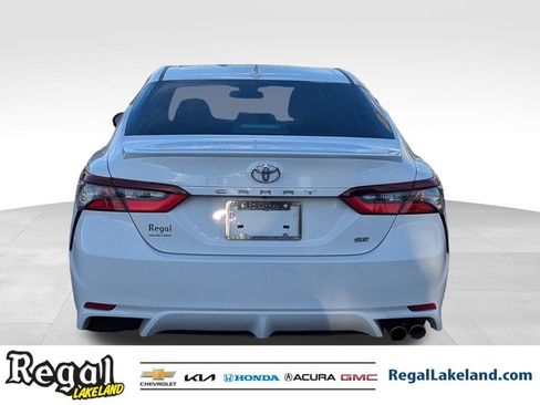 Used 2021 Toyota Camry SE image 4