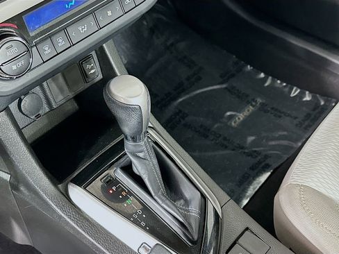 Used 2015 Toyota Corolla LE image 17