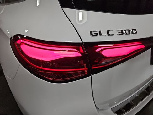 New 2026 Mercedes-Benz GLC 300 image 37