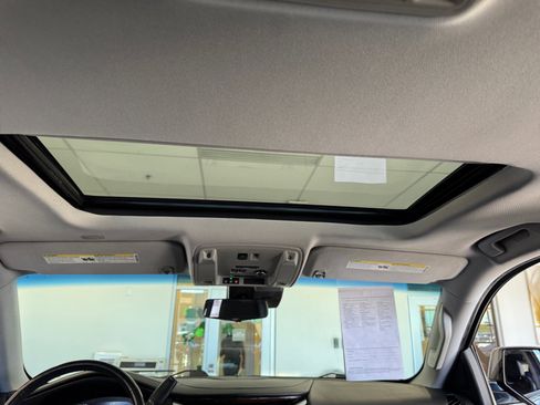 Used 2020 Cadillac Escalade Luxury w/ Escalade Sport Edition image 27