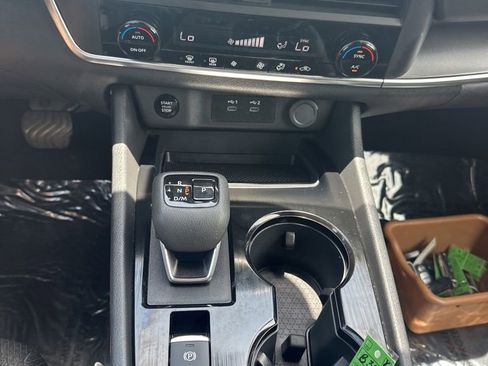 Certified 2025 Nissan Rogue SV AWD/4WD image 20