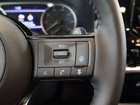 New 2025 Nissan Pathfinder SL w/ Black Appearance Package image 17