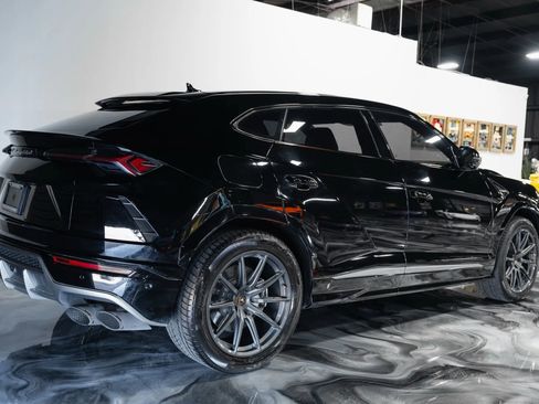 Used 2019 Lamborghini Urus image 7