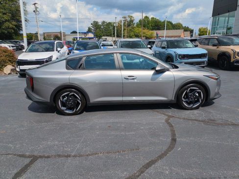 New 2026 Kia K4 EX FWD image 8