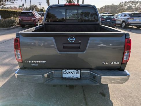 Used 2019 Nissan Frontier SV image 5