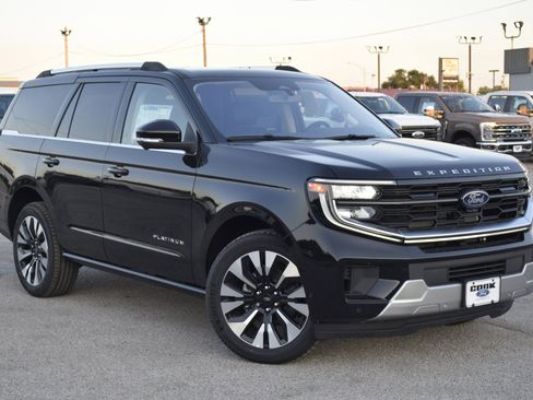 New 2025 Ford Expedition Platinum w/ Driver's Package image 3
