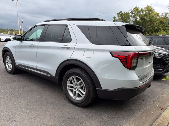 Used 2025 Ford Explorer Active w/ Active Comfort Package RWD image 10