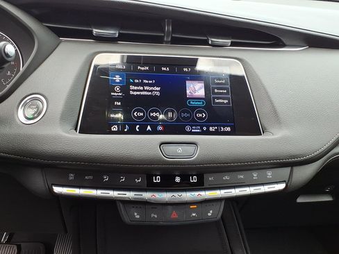 Certified 2023 Cadillac XT4 Premium Luxury w/ Cold Weather Package AWD/4WD image 21