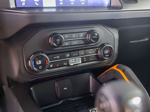 Used 2024 Ford Bronco Badlands AWD/4WD image 18