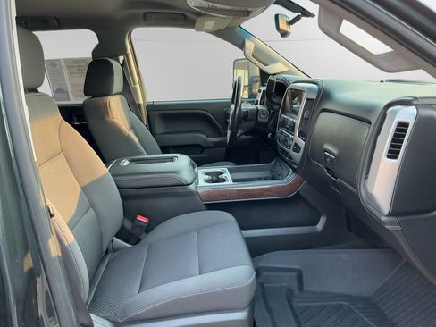Used 2017 GMC Sierra 2500 SLE w/ HD SLE Preferred Plus Package AWD/4WD image 15