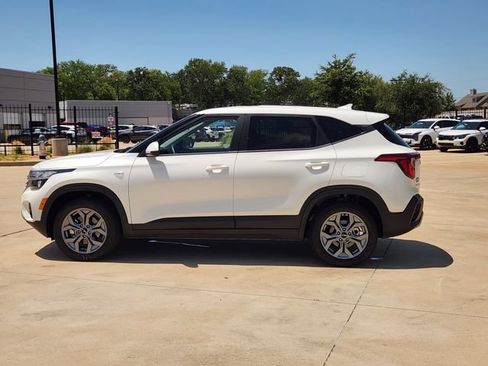 Certified 2026 Kia Seltos LX AWD/4WD image 4