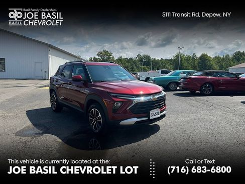 Used 2024 Chevrolet TrailBlazer LT w/ LT Cold Weather Package FWD image 1