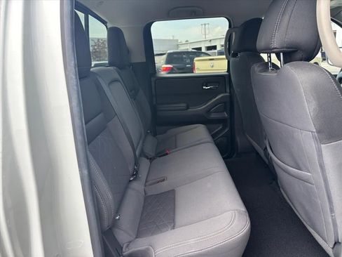 Used 2025 Nissan Frontier SV RWD image 13