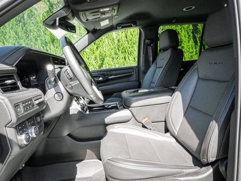 Used 2023 GMC Yukon Denali w/ LPO, Floor Liner Package AWD/4WD image 7