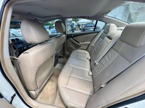 Used 2010 Nissan Altima 2.5 SL w/ Technology Pkg image 19
