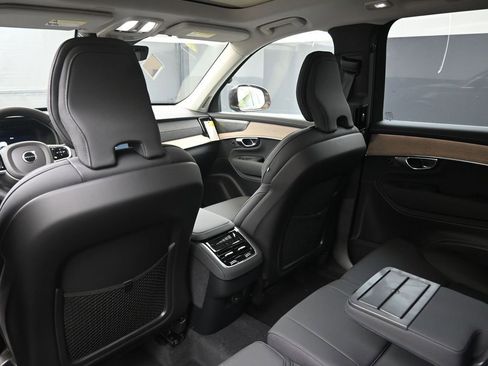 New 2026 Volvo XC90 B6 Plus w/ Protection Package Premier image 21