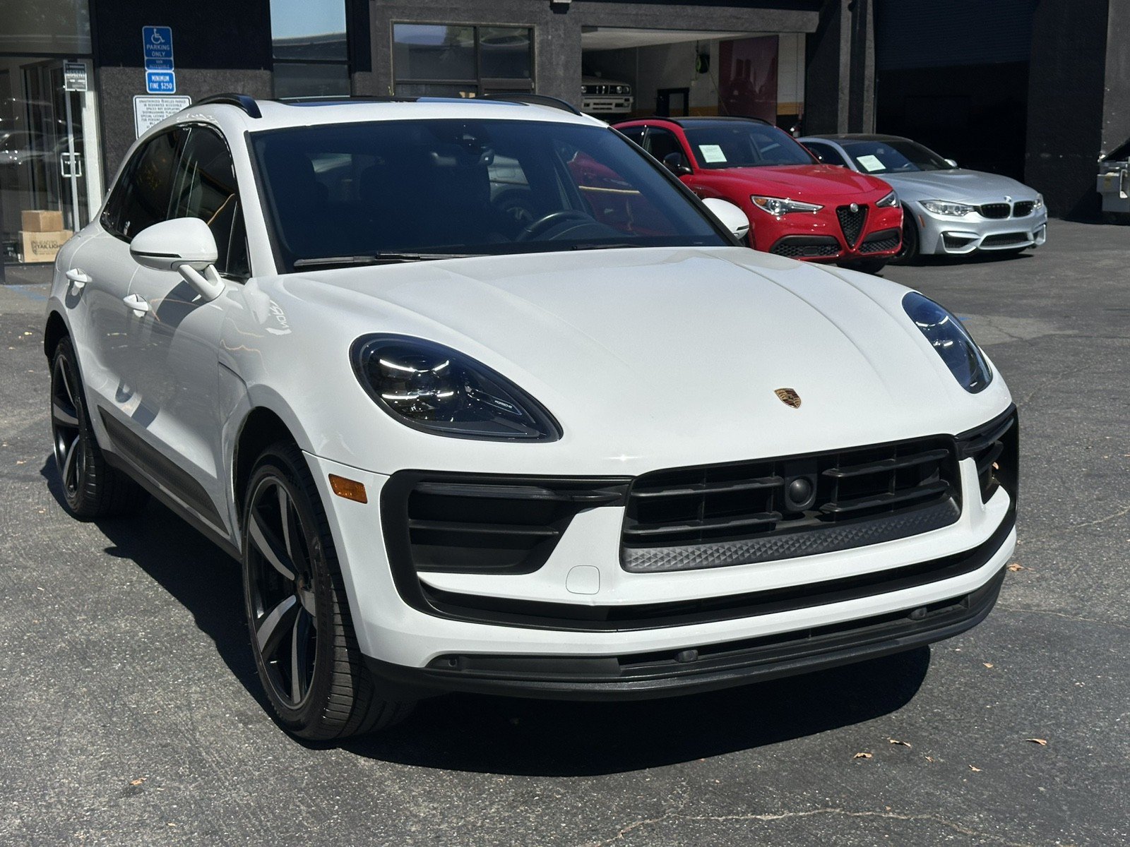 Used 2023 Porsche Macan AWD/4WD image 6