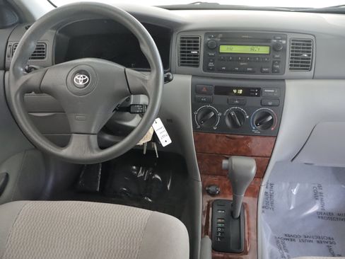 Used 2006 Toyota Corolla LE FWD image 2
